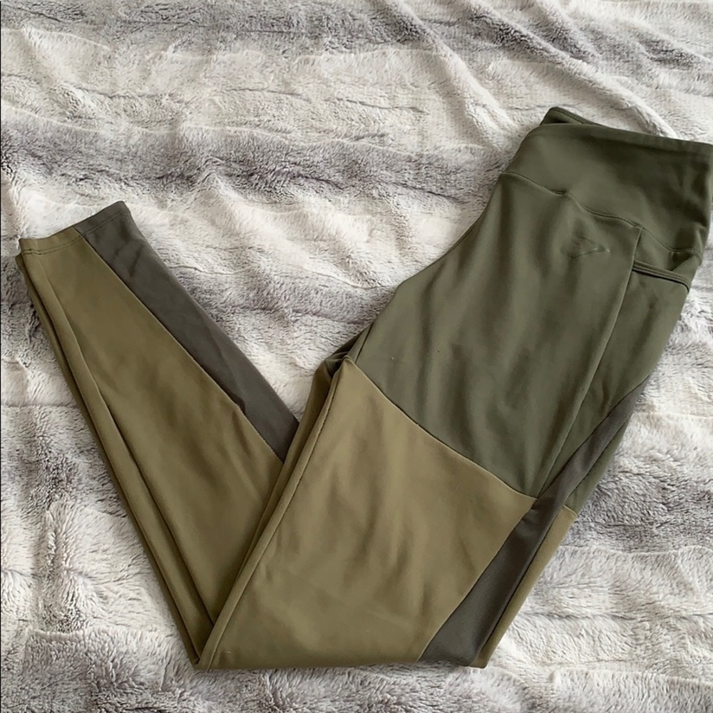 Season 2 Nikki Blackketter leggings!